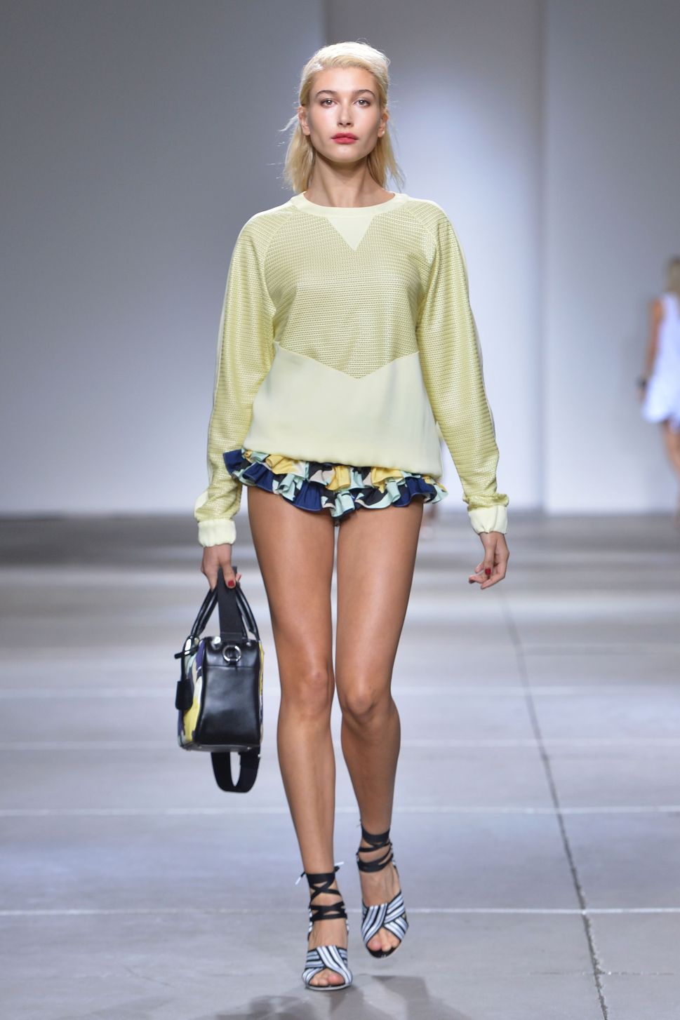 10 Cosas que probablemente no sabías de Hailey Bieber 4 Hailey Bieber topshop