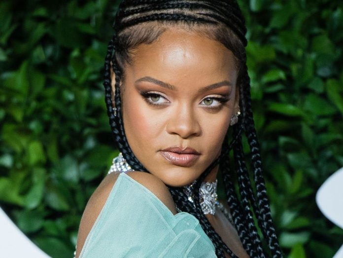 rihanna dimension desconocida serie 1582108569 696x523 1