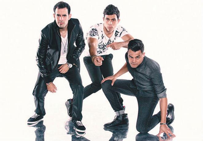 aura le abrira a nick jonas