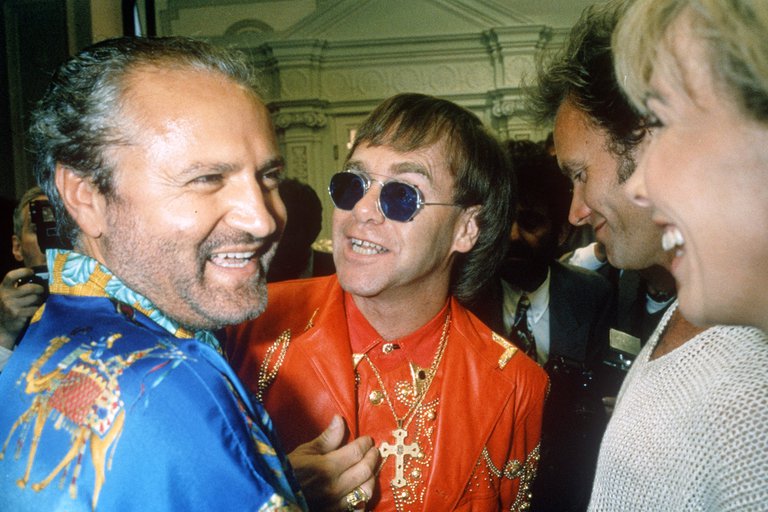 A 23 años de la muerte de Gianni Versace seguimos recordándolo 1 A3YNYFQFIJGLVGF43RSDBJKGT4