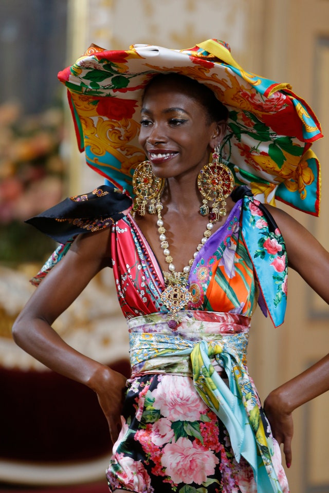La colección del viaje icónico de Dolce & Gabbana 4 Dolce26Gabbana AltaModa Milano2020 Details 55