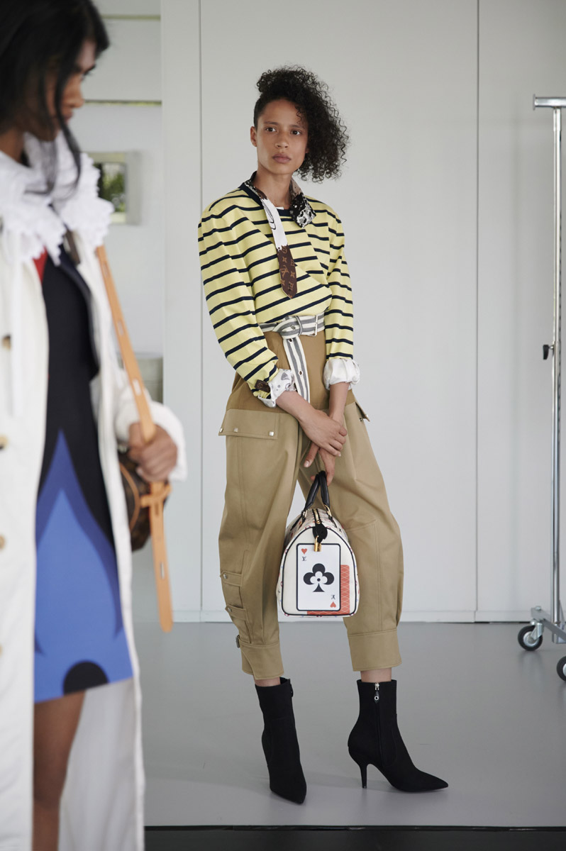 LOOK 08