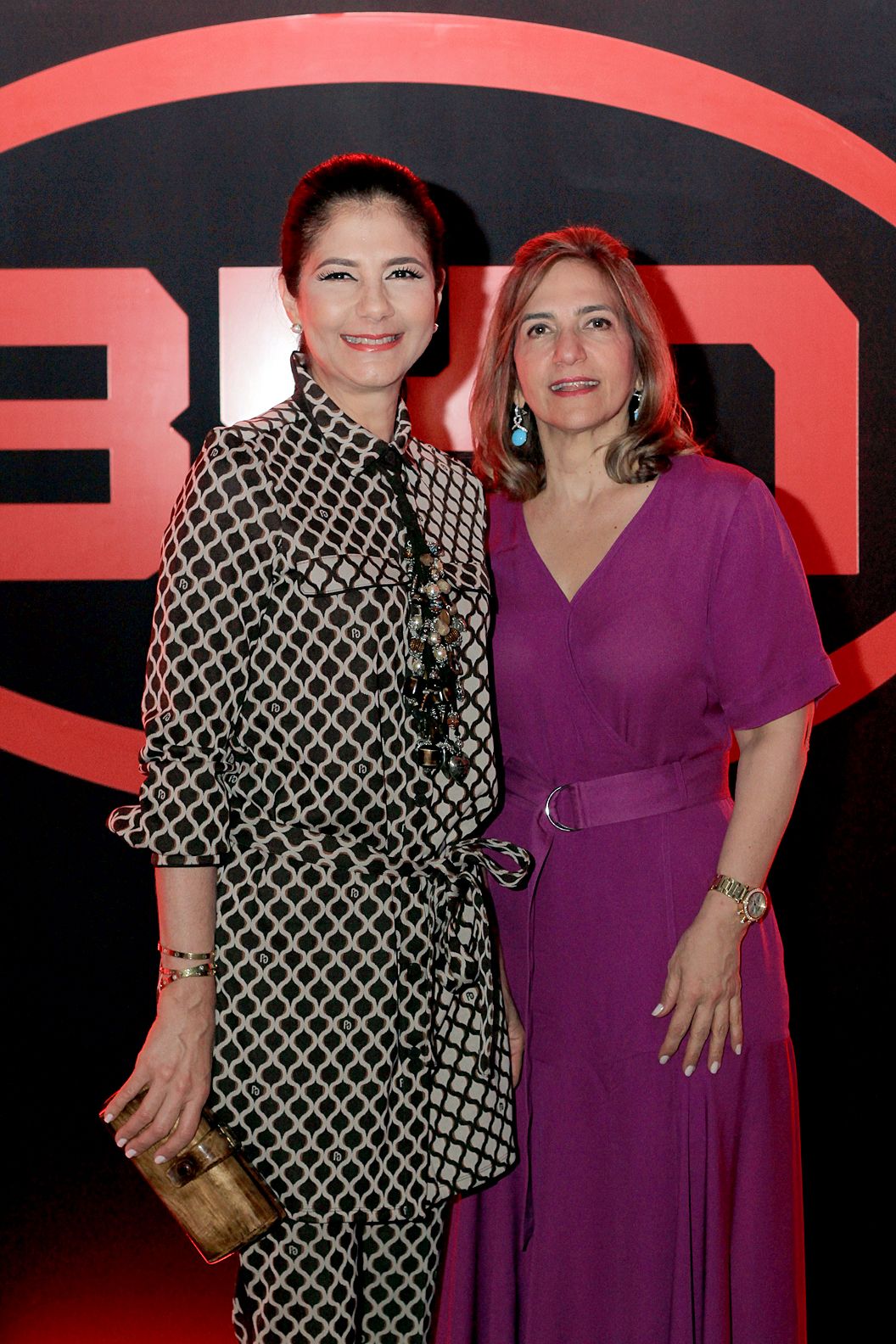 2 Maribel Haché de Fernández y Elsa Lama de González