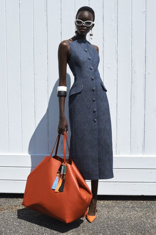 00002 Carolina Herrera Resort Spring 2021 credit Josh Olins