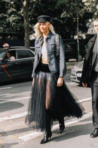 Moda gótica y cómo adaptarla a tu armario 8 street style paris fashion week dia 1 dior saint laurent 405690945