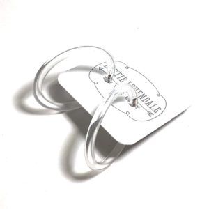 6. Argollas Clear Lucite Leetie Lovendale.