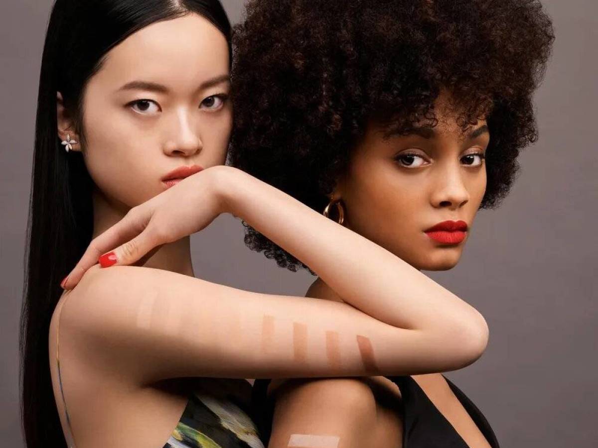 asi es la coleccion de maquillaje de carolina herrera barras de labios y sofisticacion 1