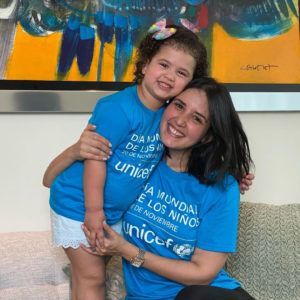 Jessica Hasbun y una de sus hijas