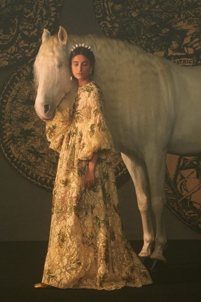 7 datos que debes saber sobre el tarot de alta costura de Dior 1 00001 Dior Couture Spring 2021 credit ELINA KECHICHEVA