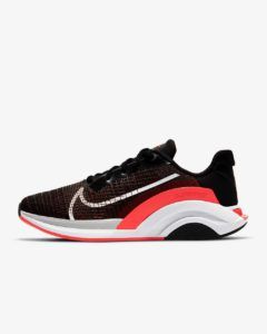 ¡Vístete como Leisy Fit mientras trabajas en tu nueva meta! 4 3.SuperRep Surge Nike ZoomX