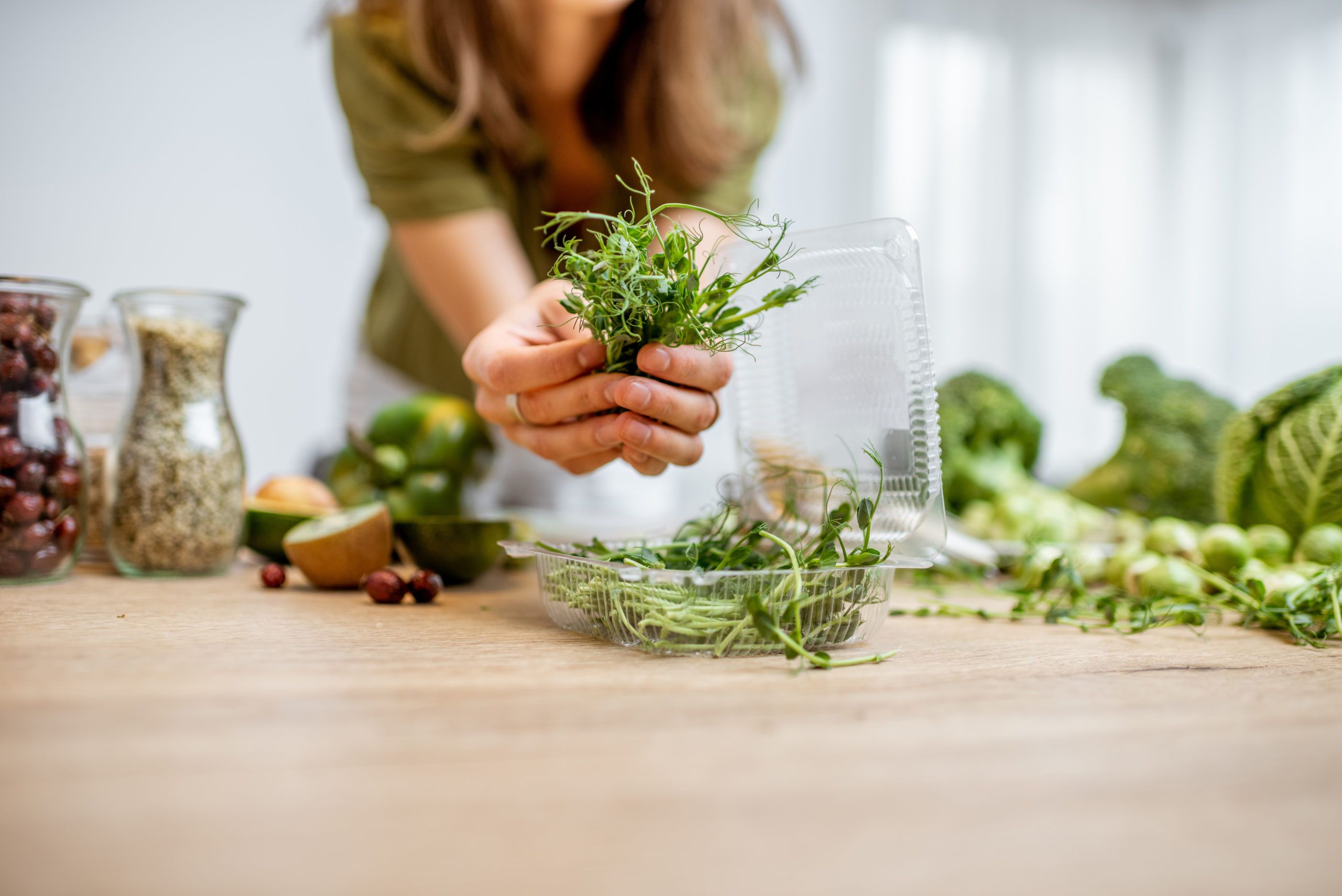 ¿Qué alimentos no deben faltar en tus comidas si buscas perder peso? 4 AdobeStock 308968535 scaled