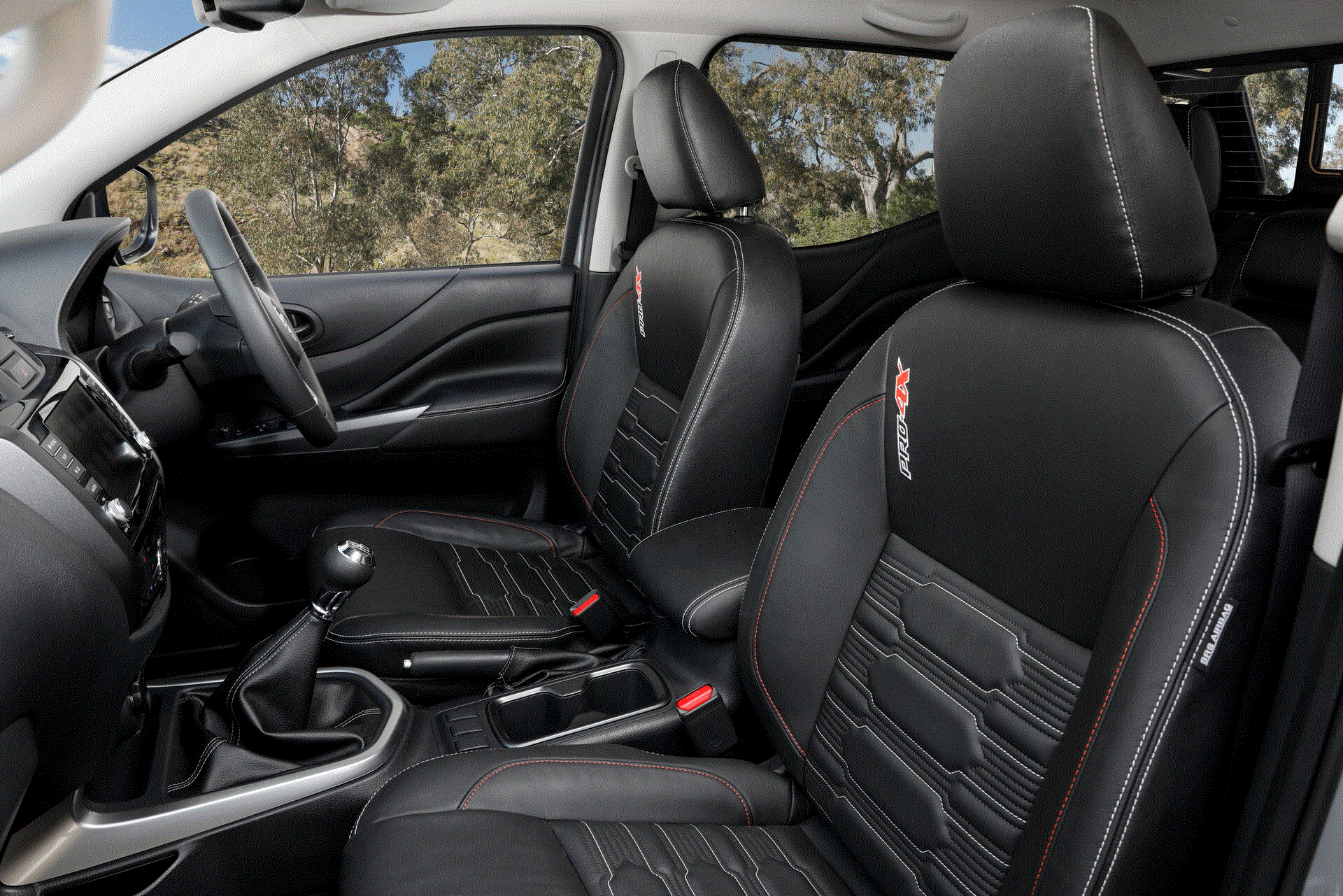 Foto 4 Interior de la nueva Nissan Frontier 2022.