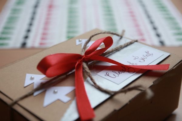 cómo envolver regalos de manera bonita