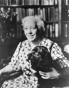 40 Mujeres que hicieron y hacen historia 25 26 karen horney