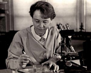 40 Mujeres que hicieron y hacen historia 32 34 Barbara McClintock laboratory Cold Spring Harbor New March 26 1947