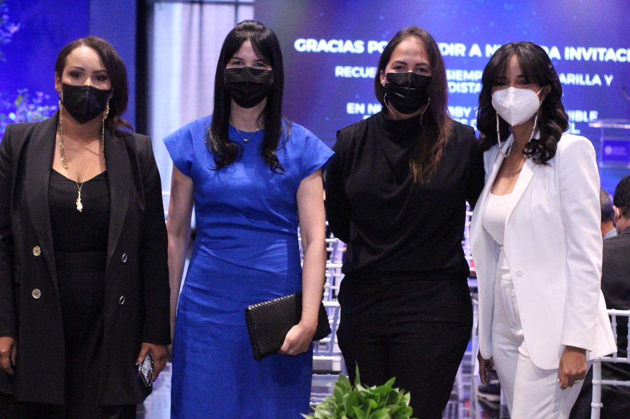 Zumaya Cordero Cándida Hernández Nicole Merejo y Ana López