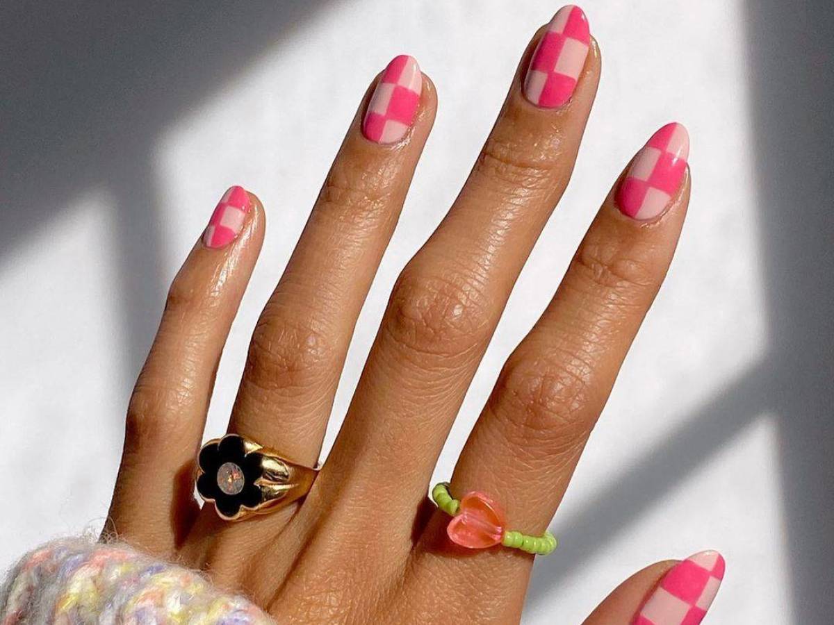 Manicura primaveral: ¡Lo que tus uñas necesitan! 9 manicuras para primavera hazlo simple y retro con flores y geometria