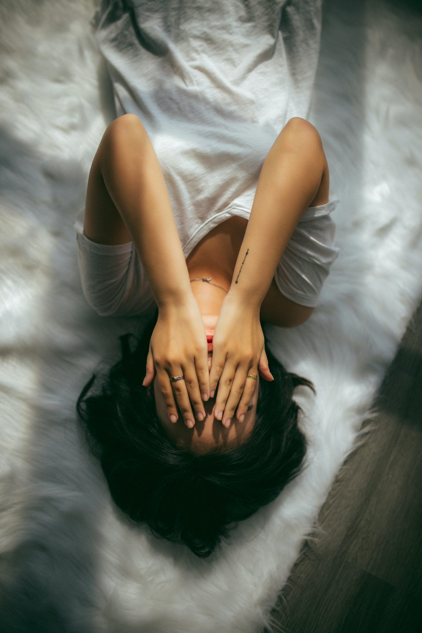 ¿Sientes síntomas que, a veces, no son reales? Puede ser un trastorno facticio 2 anthony tran i ePv9Dxg7U unsplash scaled