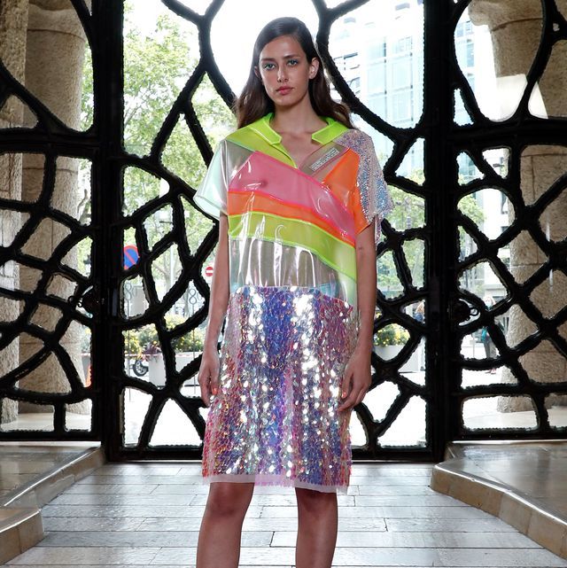 Custo Barcelona cada vez más "trendy" 1 desfile custo barcelona 080 barcelona primavera verano 2021 elle 4 1619698202 1