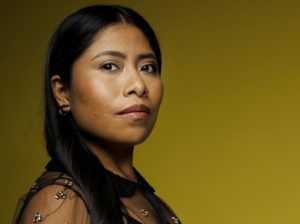 Mujeres que han hecho 'switch' a los cánones de belleza 10 yalitza aparicio