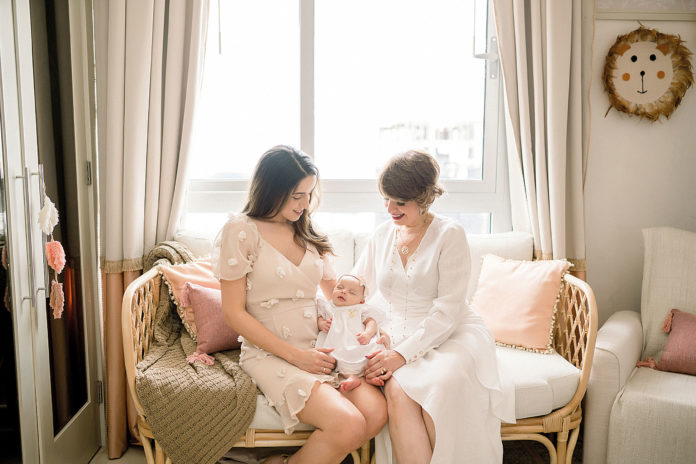 Fe María y Nicole Aja
