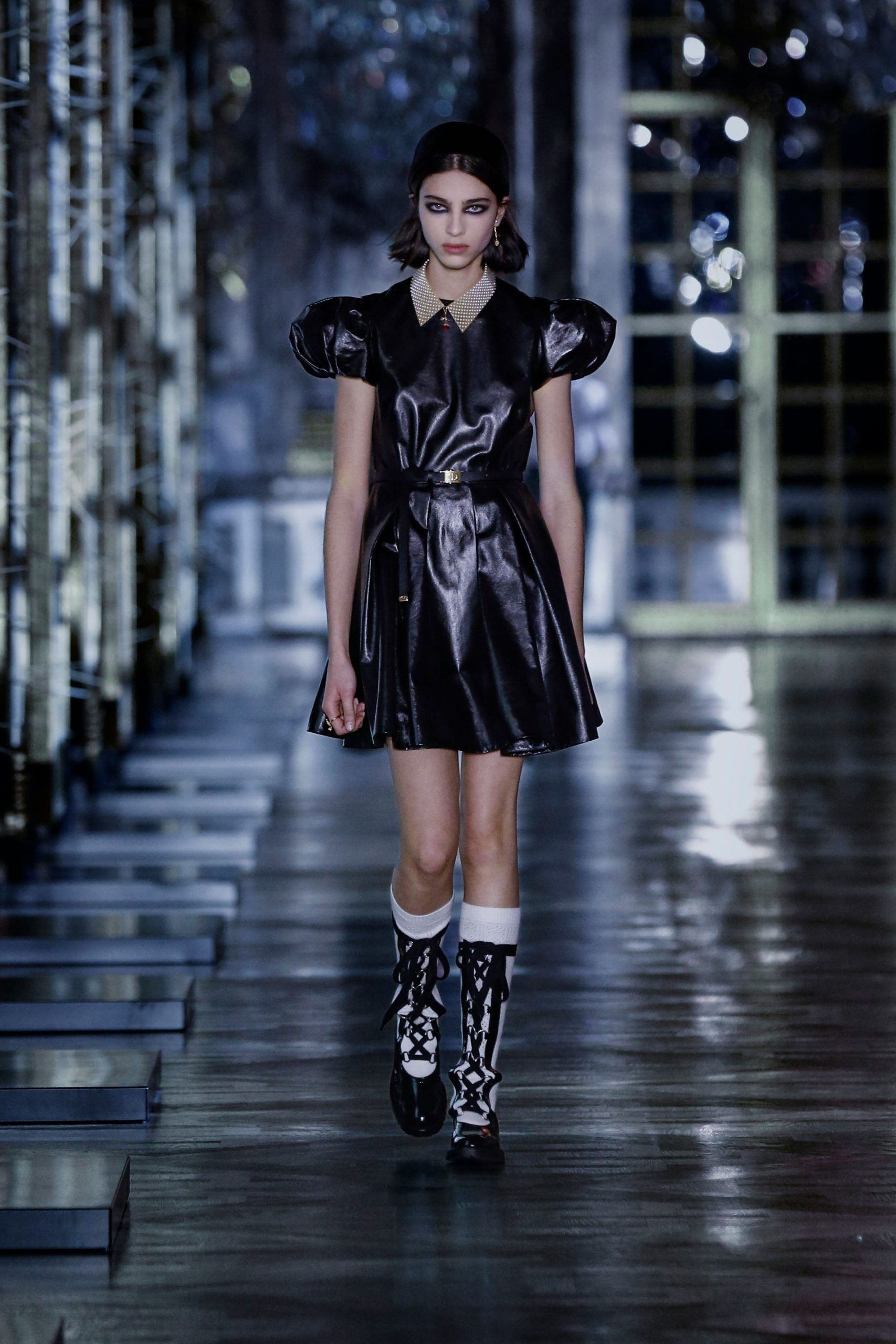 7 tendencias que no podrás dejar pasar este otoño-invierno 6 00005 Christian Dior Fall 21 Leather scaled