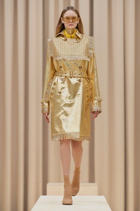 7 tendencias que no podrás dejar pasar este otoño-invierno 7 00011 Burberry Fall 21 Metalizado