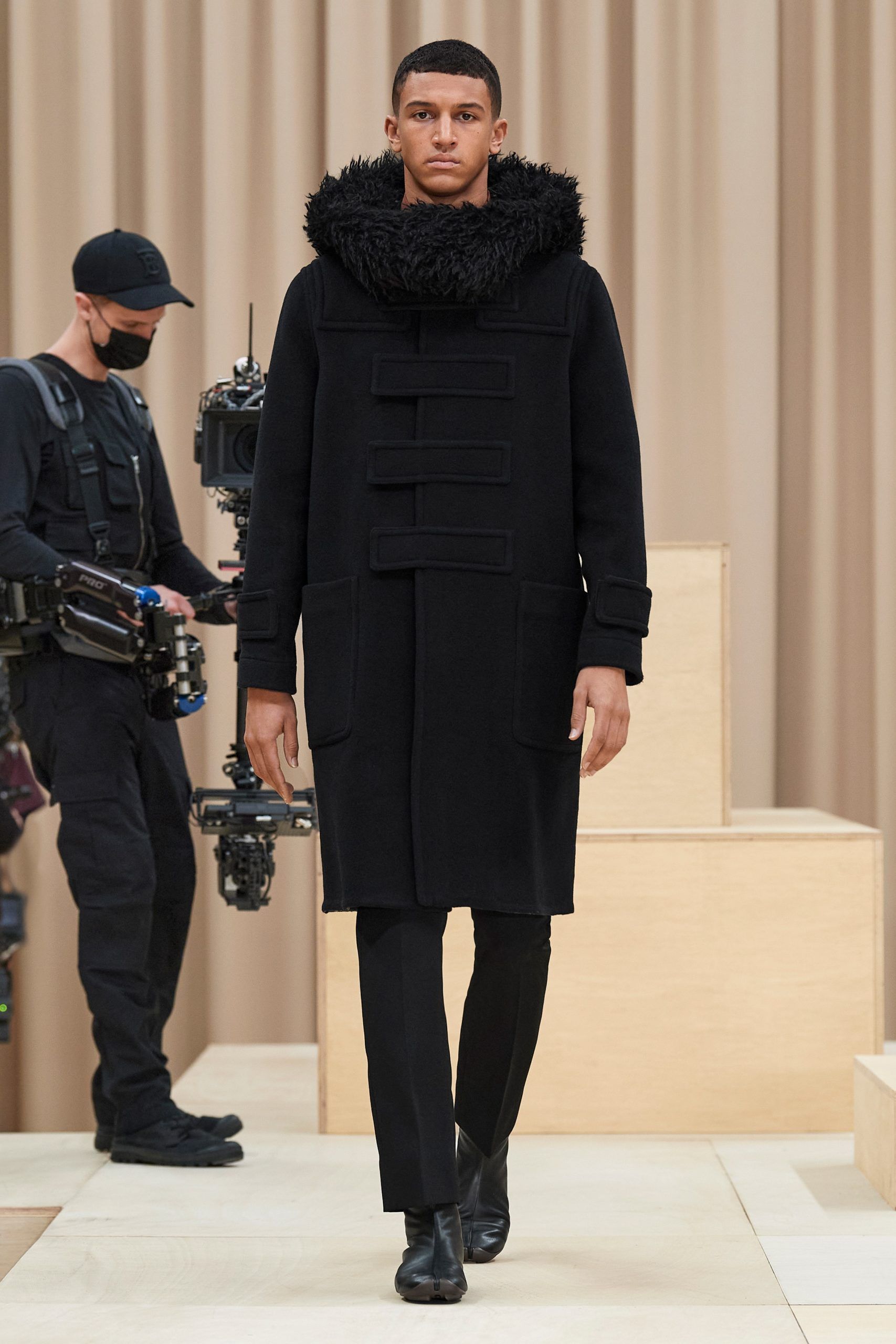 5 Tendencias Otoño Invierno 2021 ¡para ellos! 7 All Black Everything scaled