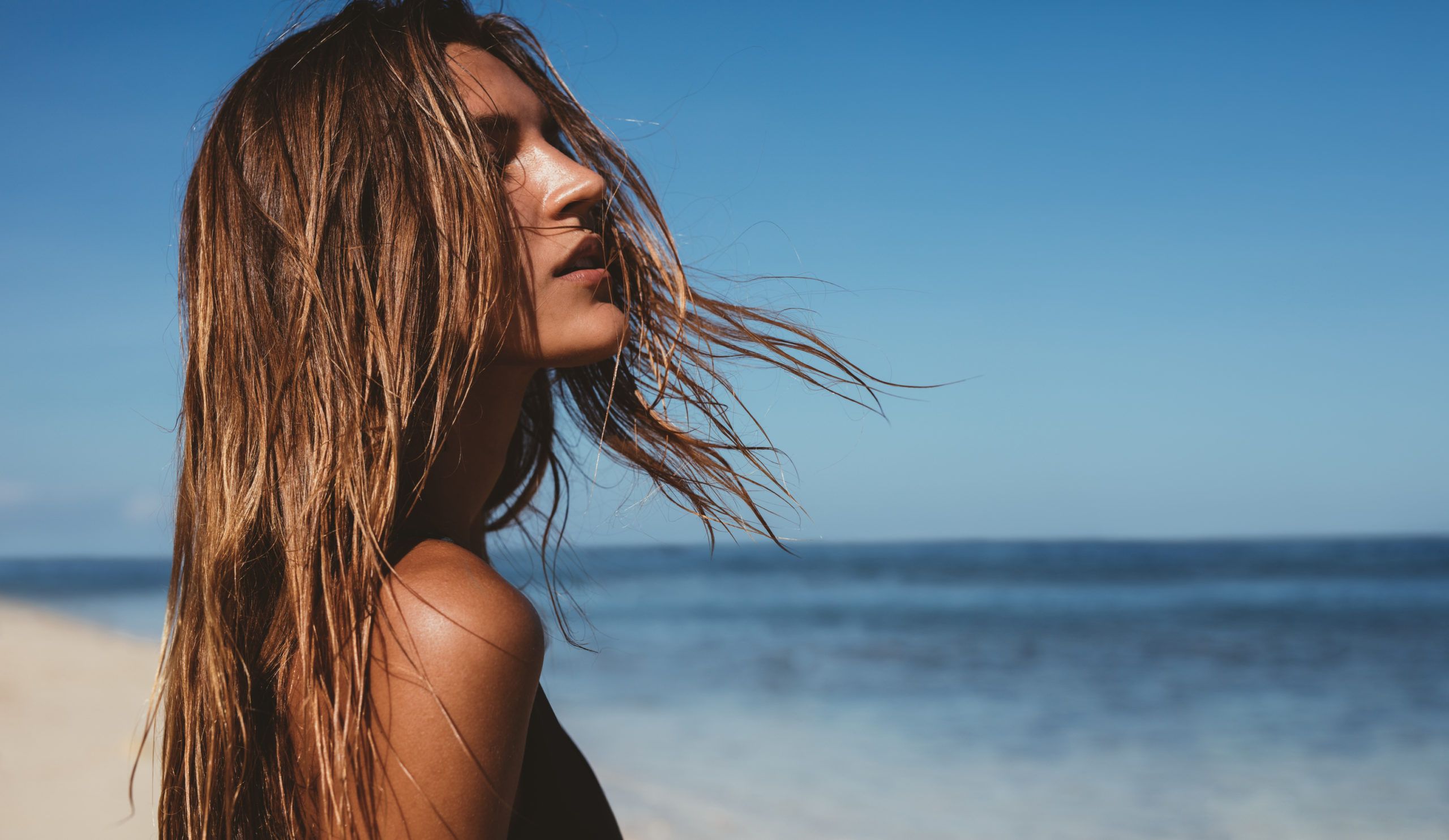 ¿Cómo cuidar el cabello en verano? ¡Te damos 6 trucos! 2 cuidado del cabello en verano