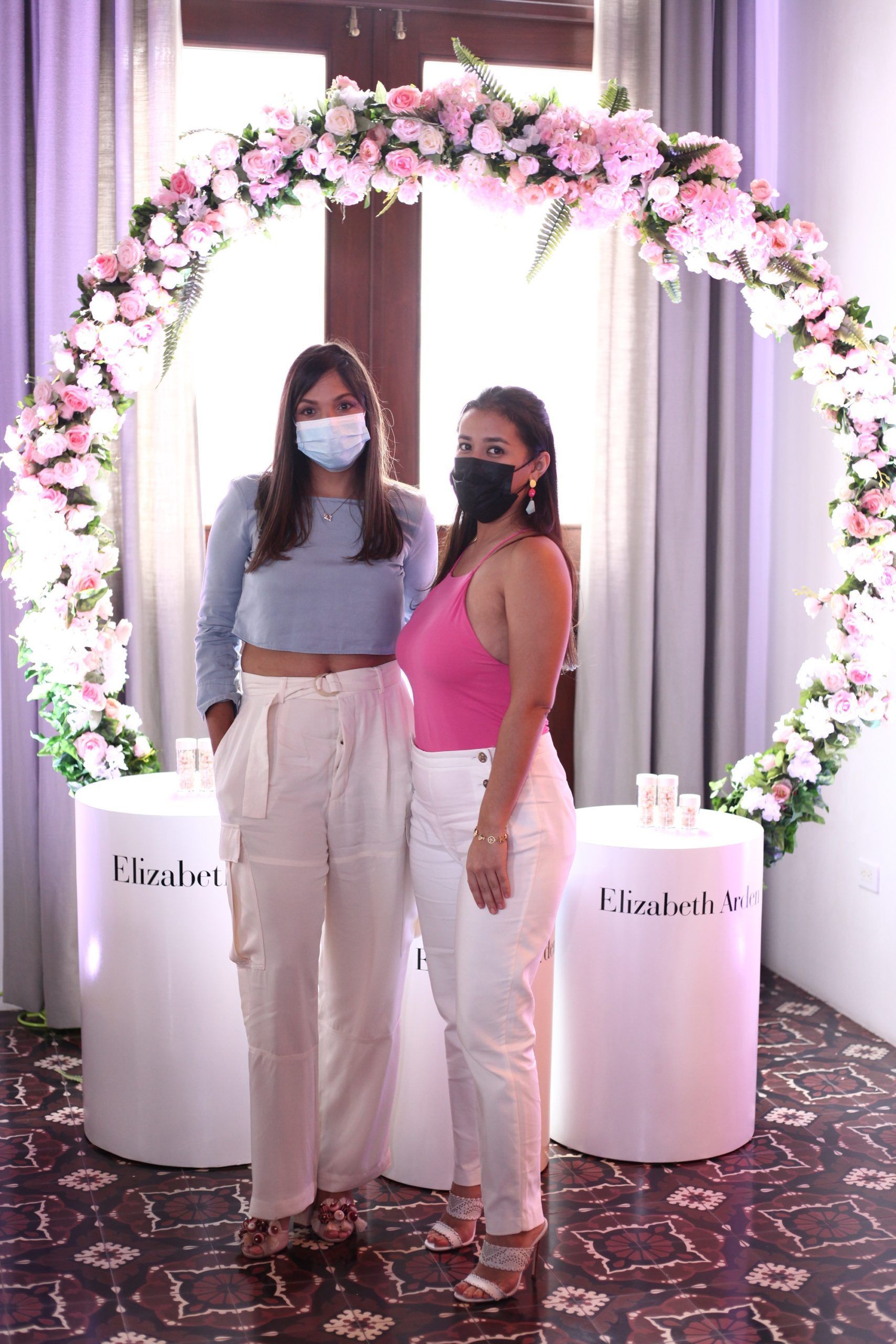 Elizabeth Arden lanza nuevo producto para el cuidado de la piel 3 Marcelle Abreu y Lorena Crespo scaled 1