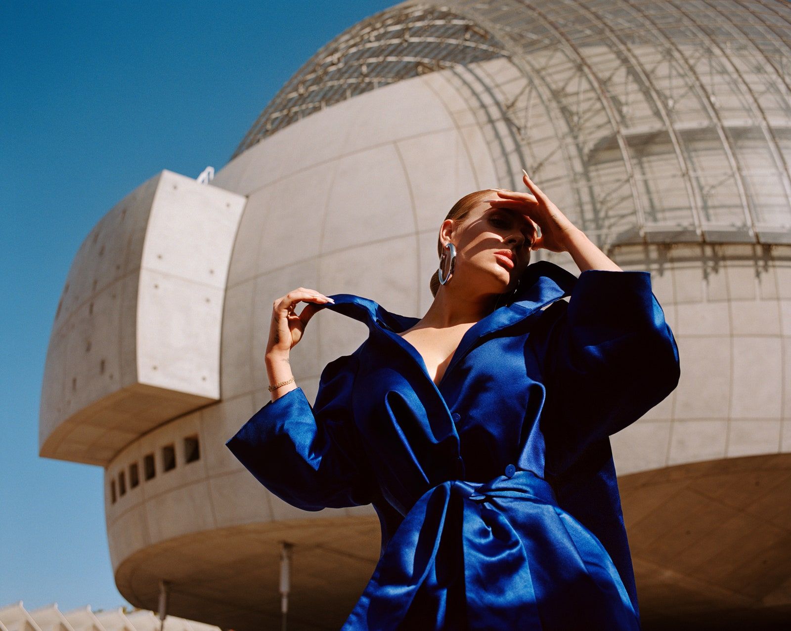 Adele más poderosa y glamurosa que nunca 4 Adele