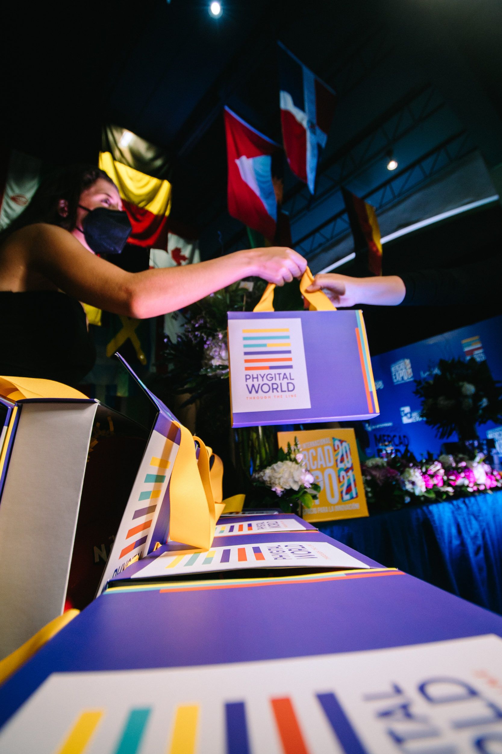 Estudiantes de UNIBE celebran los 30 años del Congreso Internacional Mercadexpo 4 OSC04981