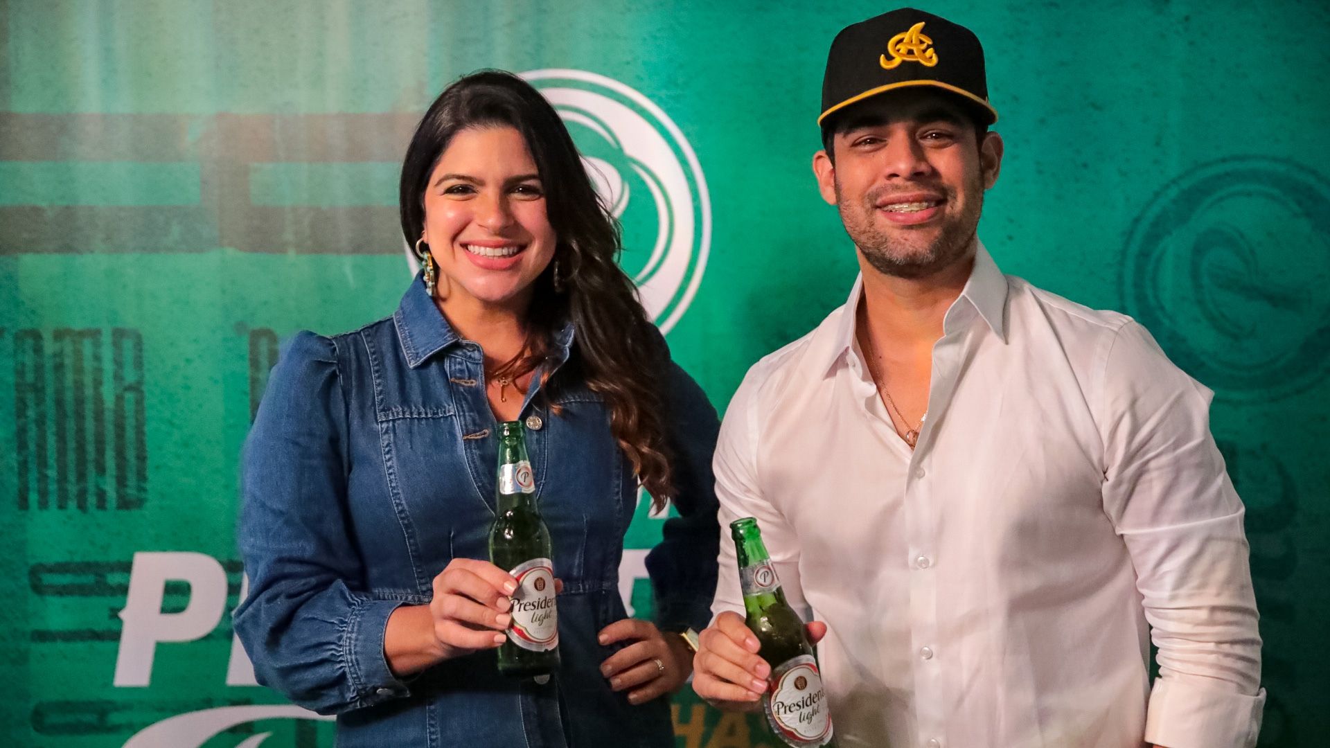 Cerveza Presidente recuerda el legado de Johnny Ventura con “Pelotero hasta la Tambora” 1 4. Anier Barros y Albert Mena
