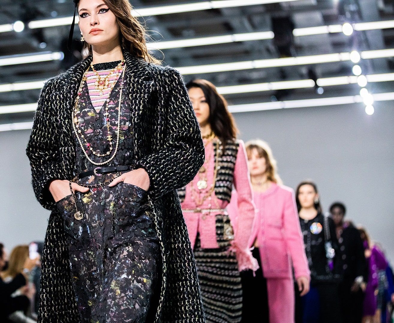 03 2021 22 Metiers d art show Finale copyright CHANEL 3