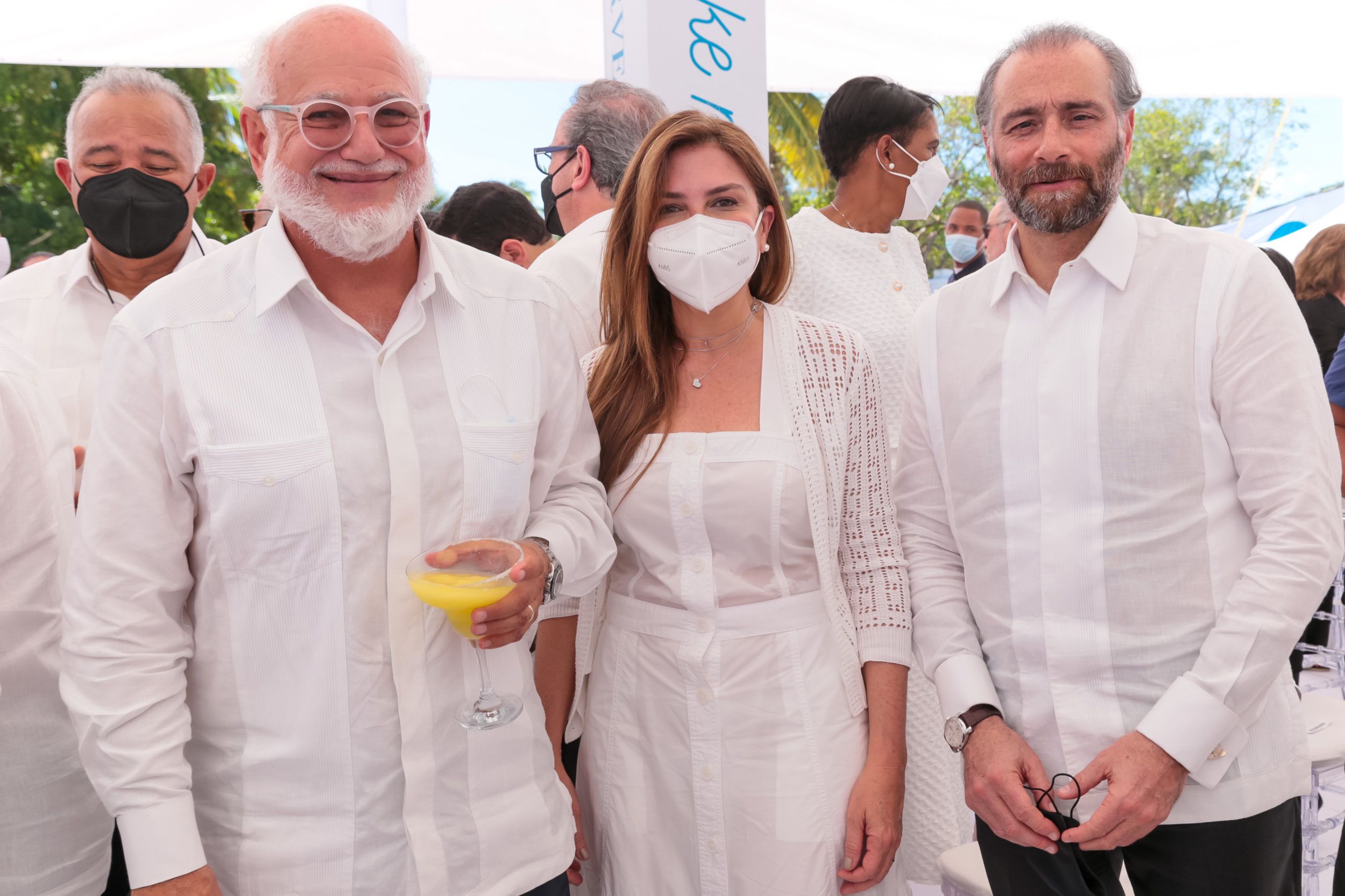 Jose Luis Abraham Carolina Mejia y Lawrence Hazoury
