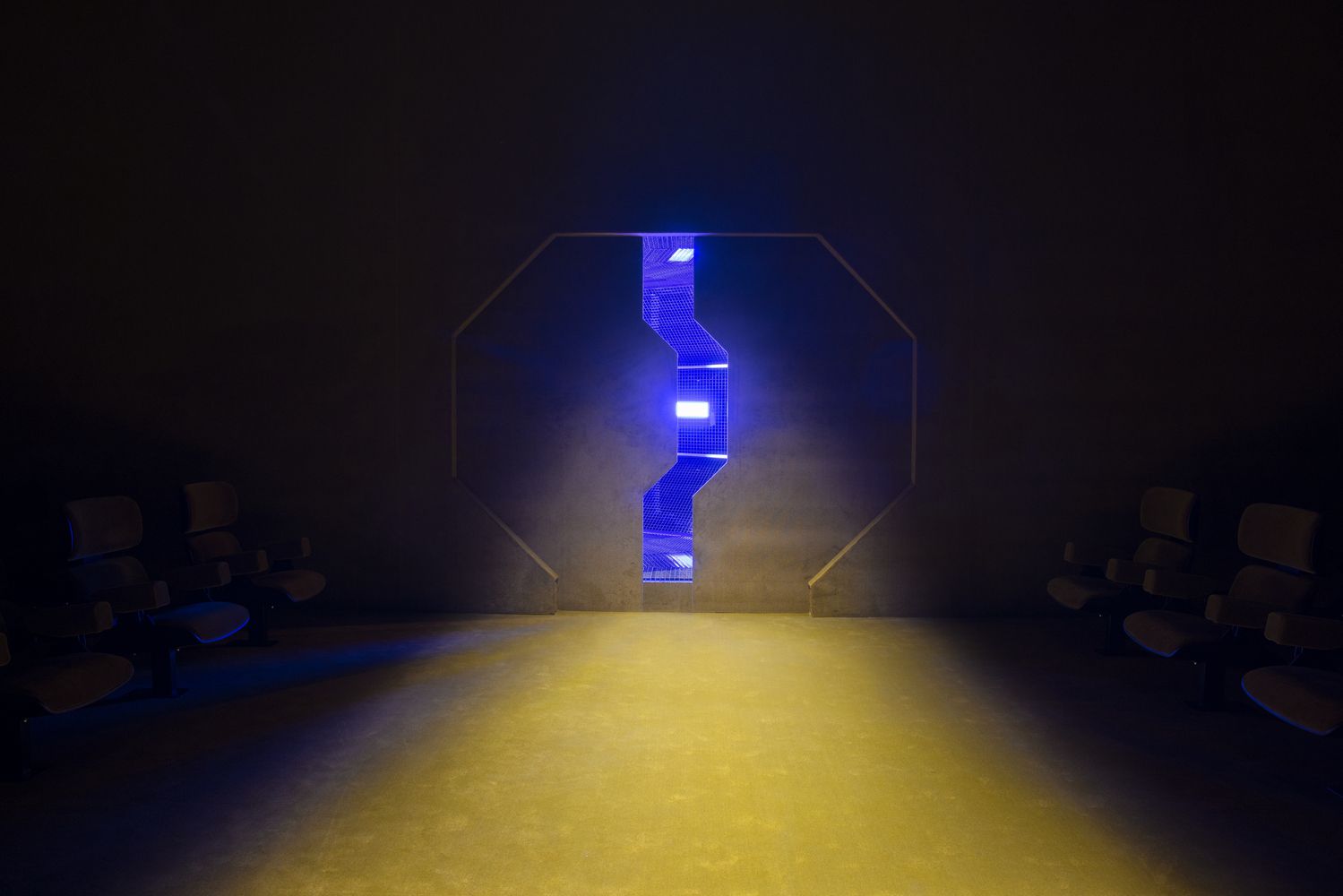 Prada eleva los básicos con sofisticación en su colección Otoño - 2022 2 Prada