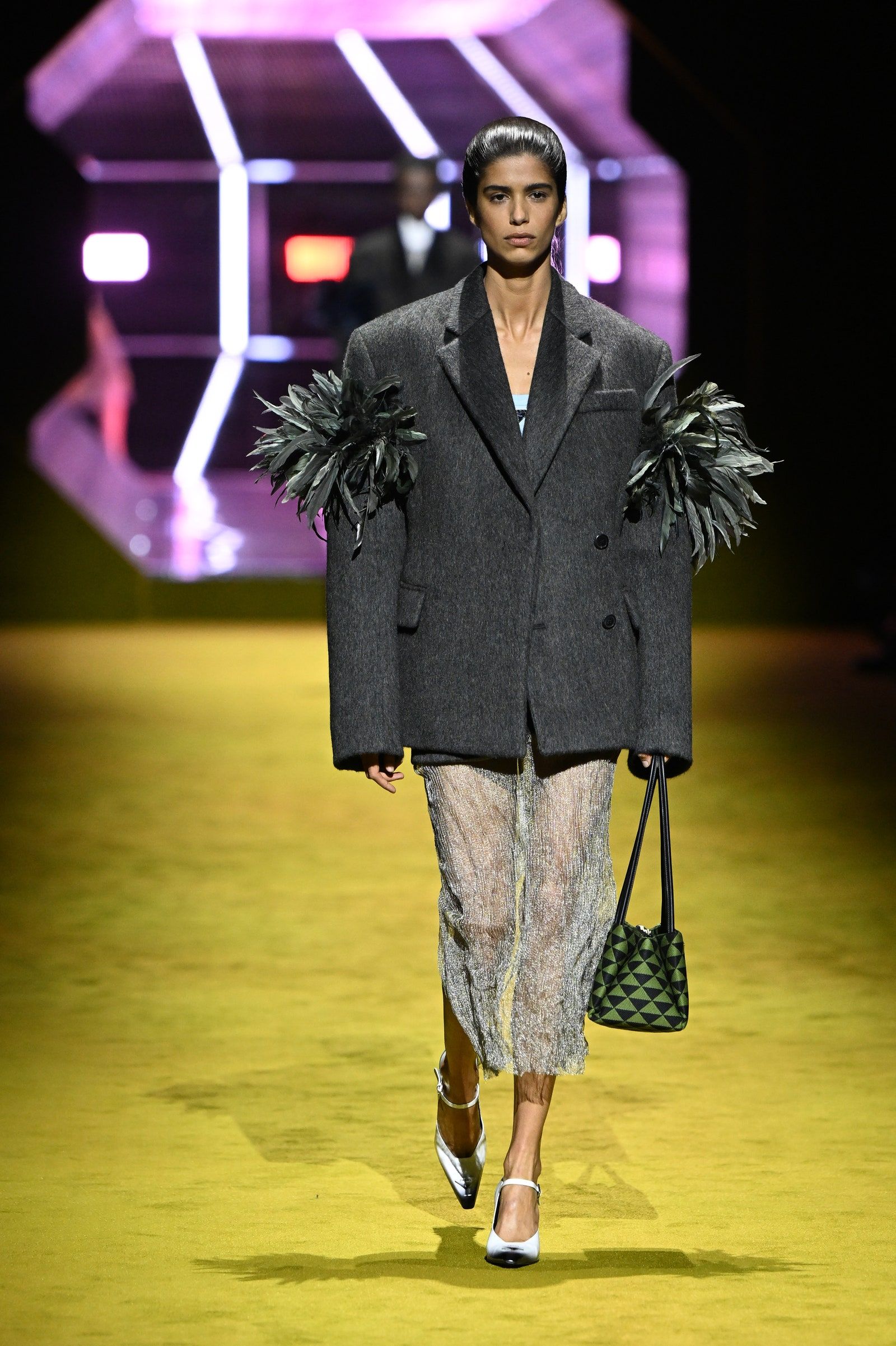Prada eleva los básicos con sofisticación en su colección Otoño - 2022 7 GettyImages 1372543631