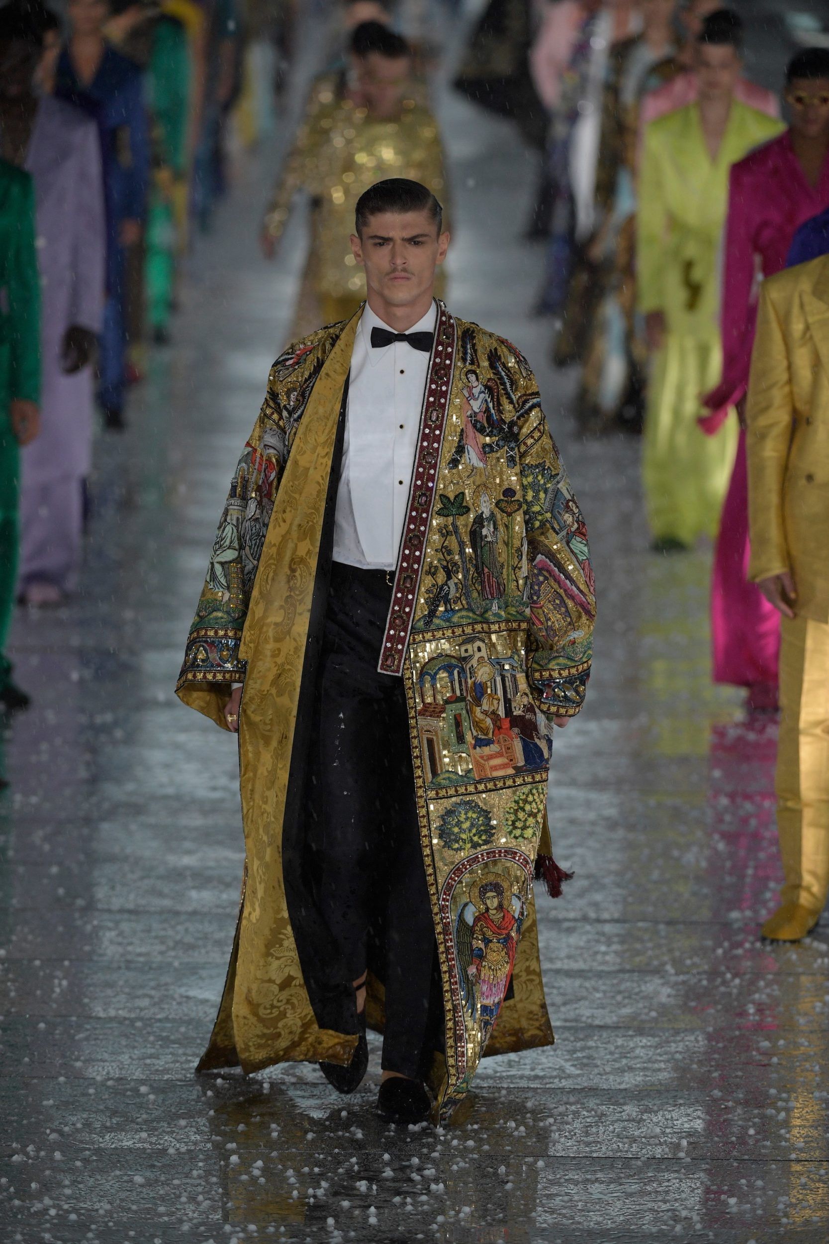 alta sartoria 2021 dolce gabbana desfile looks sede analisis bordado