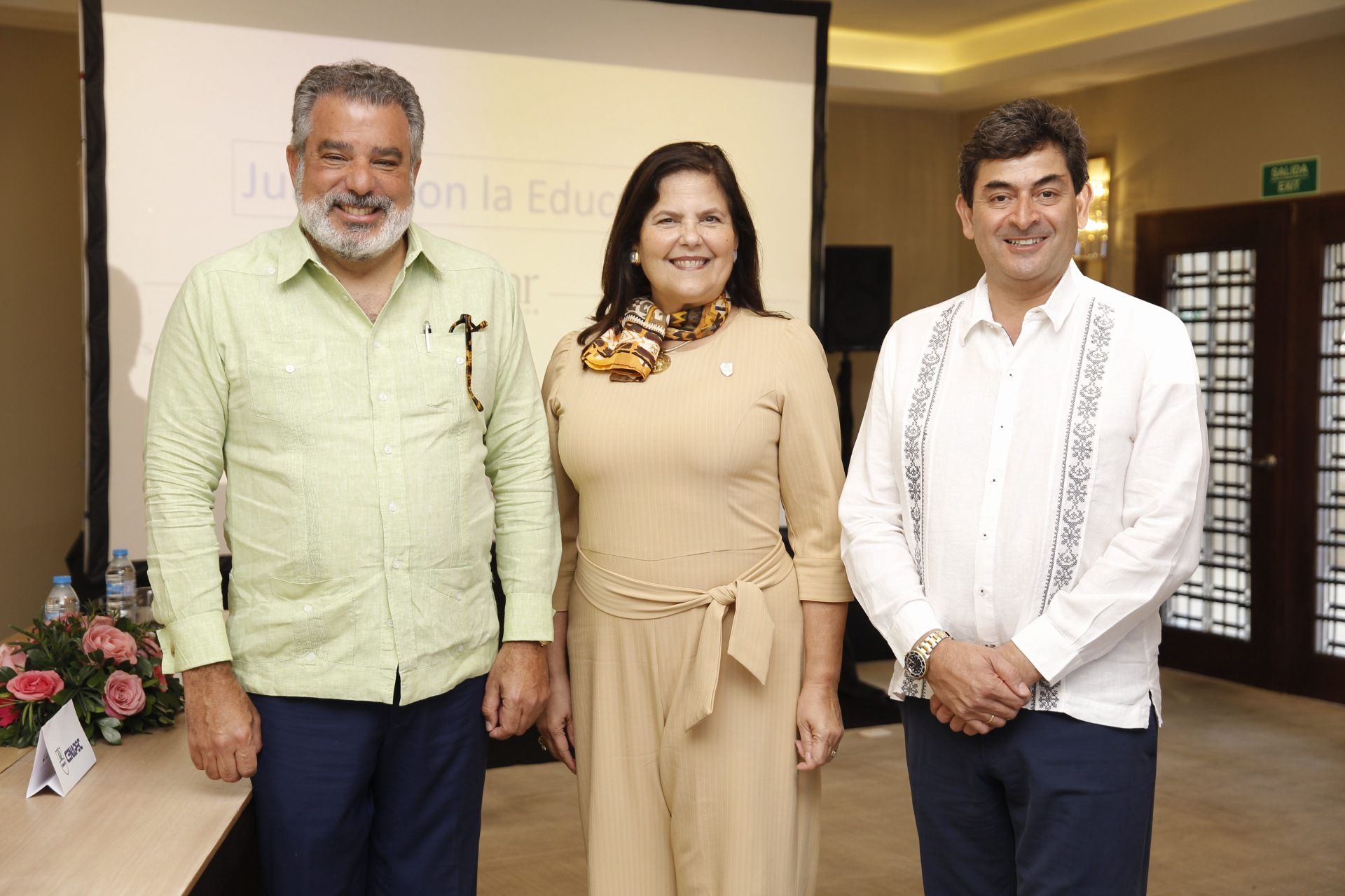 Principal. Enrique De Marchena Sonia Villanueva de Brouwer y Daniel Hernandez.