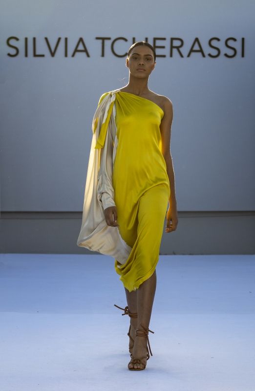 Silvia Tcherassi espléndida con su colección "Ready to Wear Spring/Summer 2022" 6 Silvia Tcherassi Desfile 2 522x800 1
