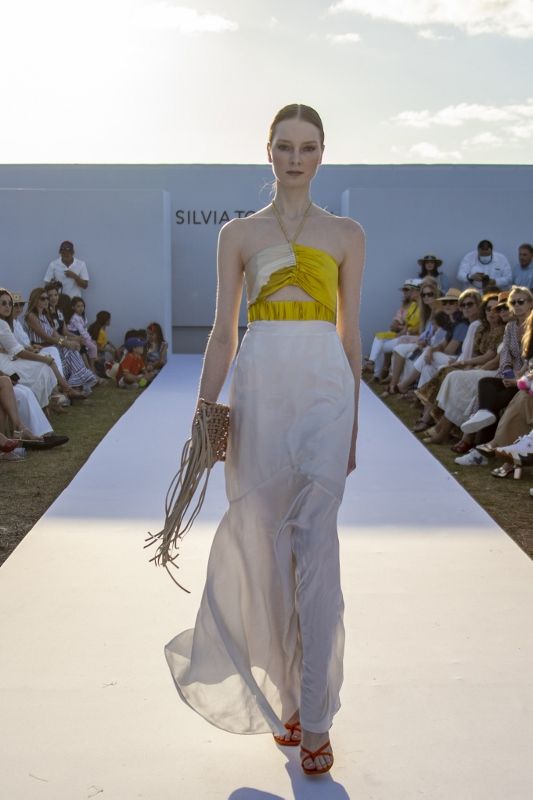 Silvia Tcherassi espléndida con su colección "Ready to Wear Spring/Summer 2022" 5 Silvia Tcherassi Desfile 3 533x800 1