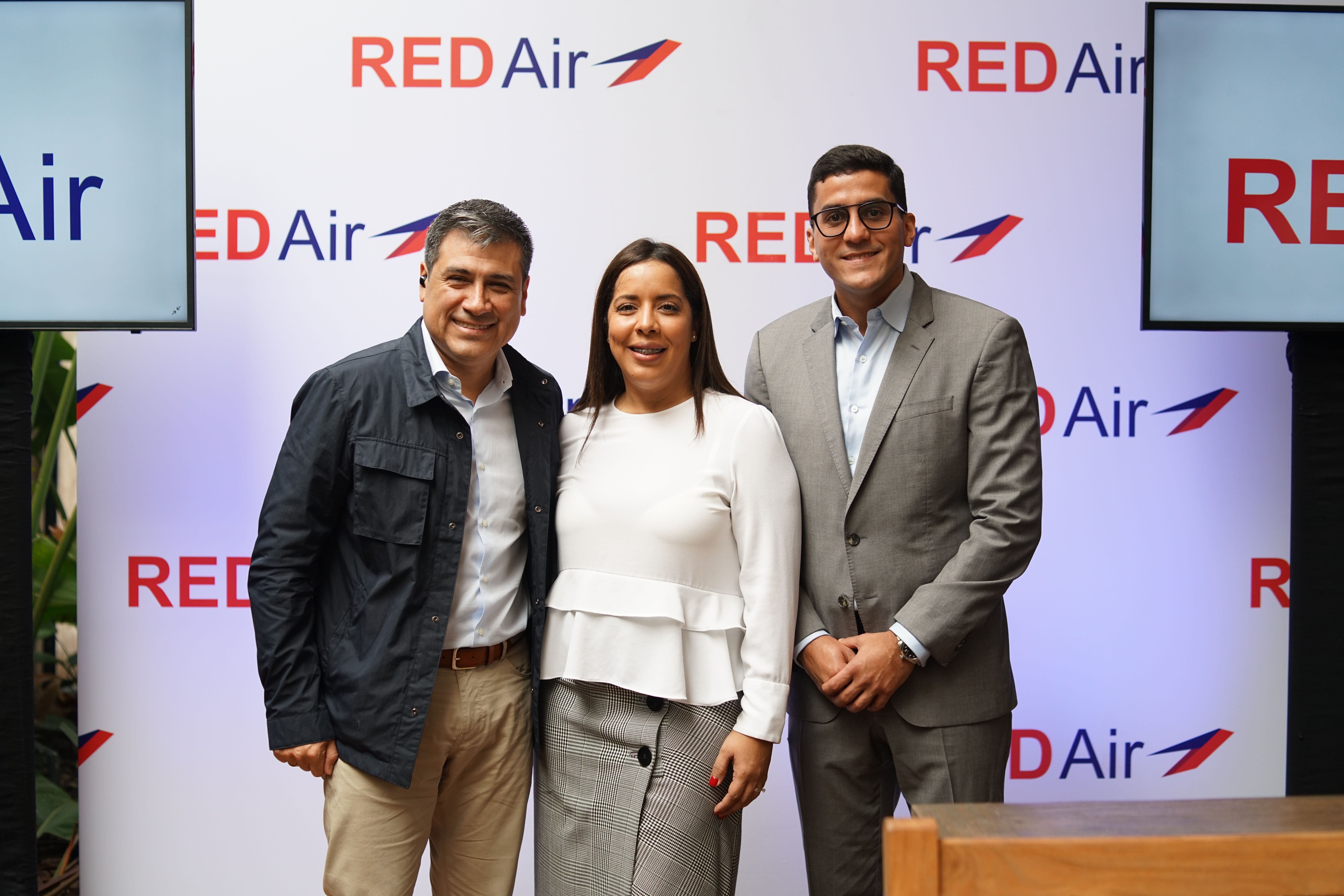 René Cortés Astrid Pérez y Héctor Gómez