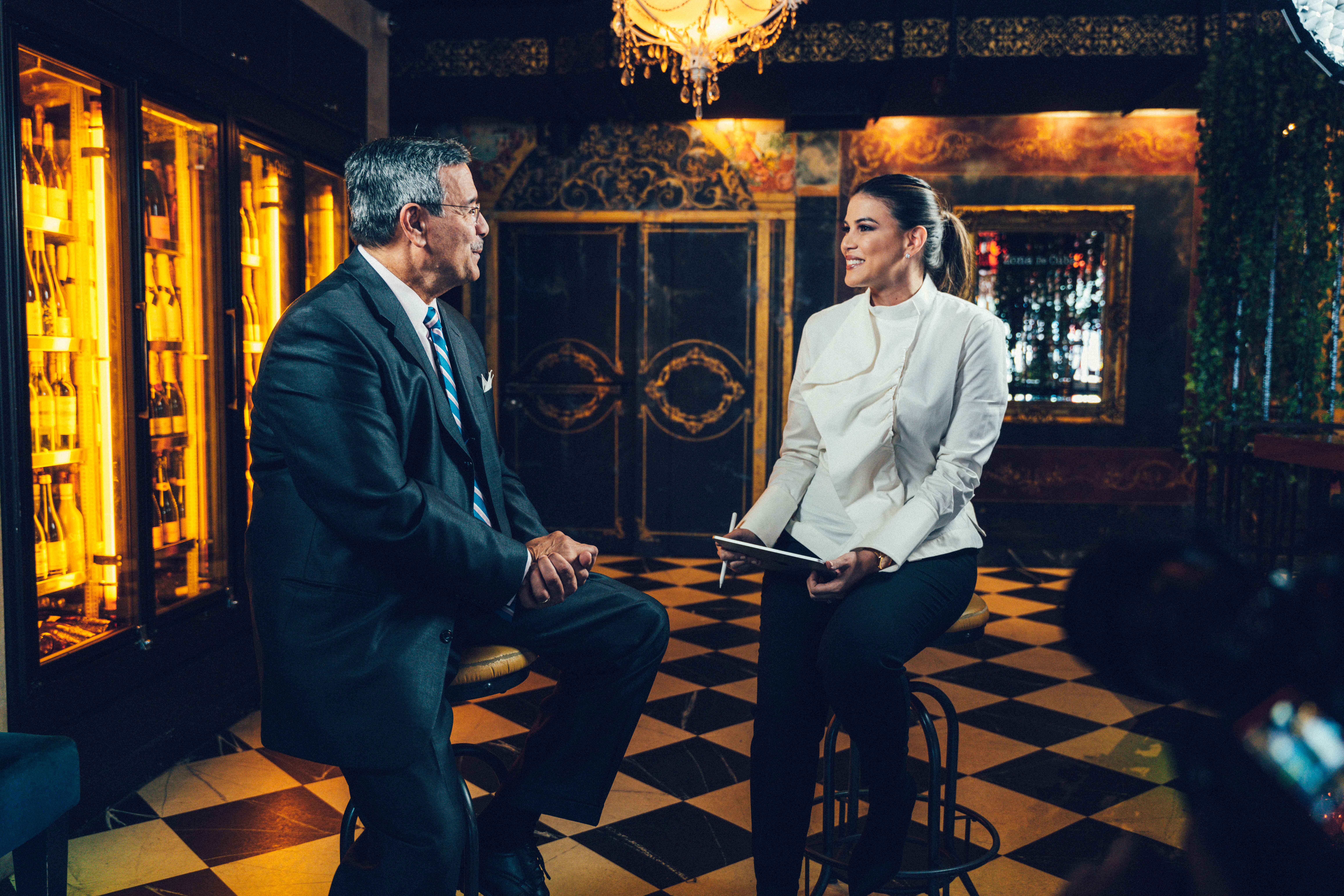5. Rolando Acosta y Marianne Cruz