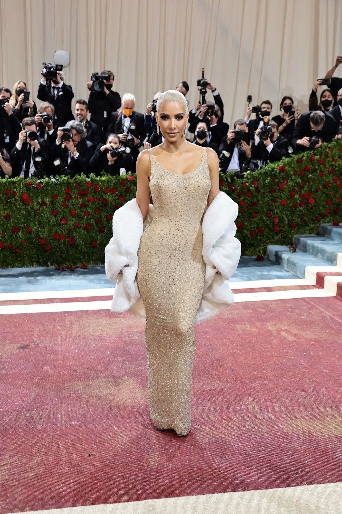 La simbología de los vestidos en la Met Gala 2022: la moda vintage fue la triunfadora 5 kim kardashian y pete davidson