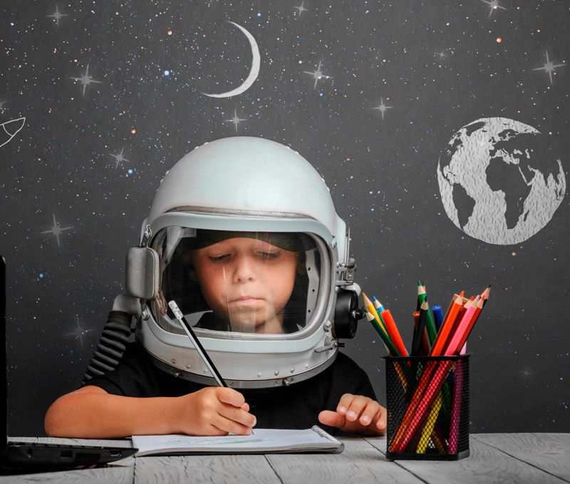 Se subastarán objetos de famosos para ayudar a “Ella es astronauta” 2 ninas astronautas fm mundo
