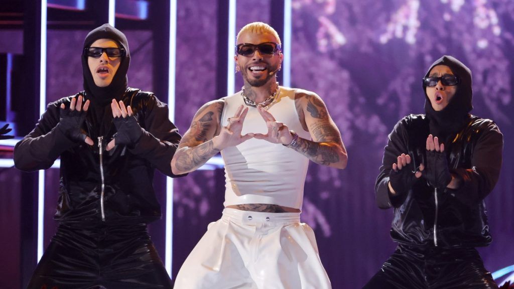 Latinos se adueñan de los Billboard 2022 1 rauw alejandro 1024x576 1