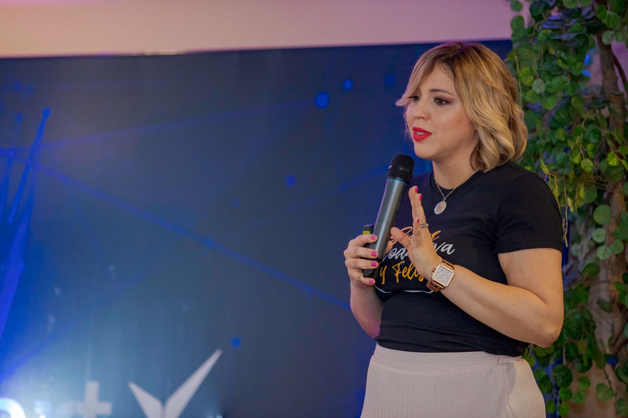 Vivesmart imparte conferencia “Tu Nuevo Súper Enfoque” en República Dominicana 3 Suz Amaro CEO de Vivesmart