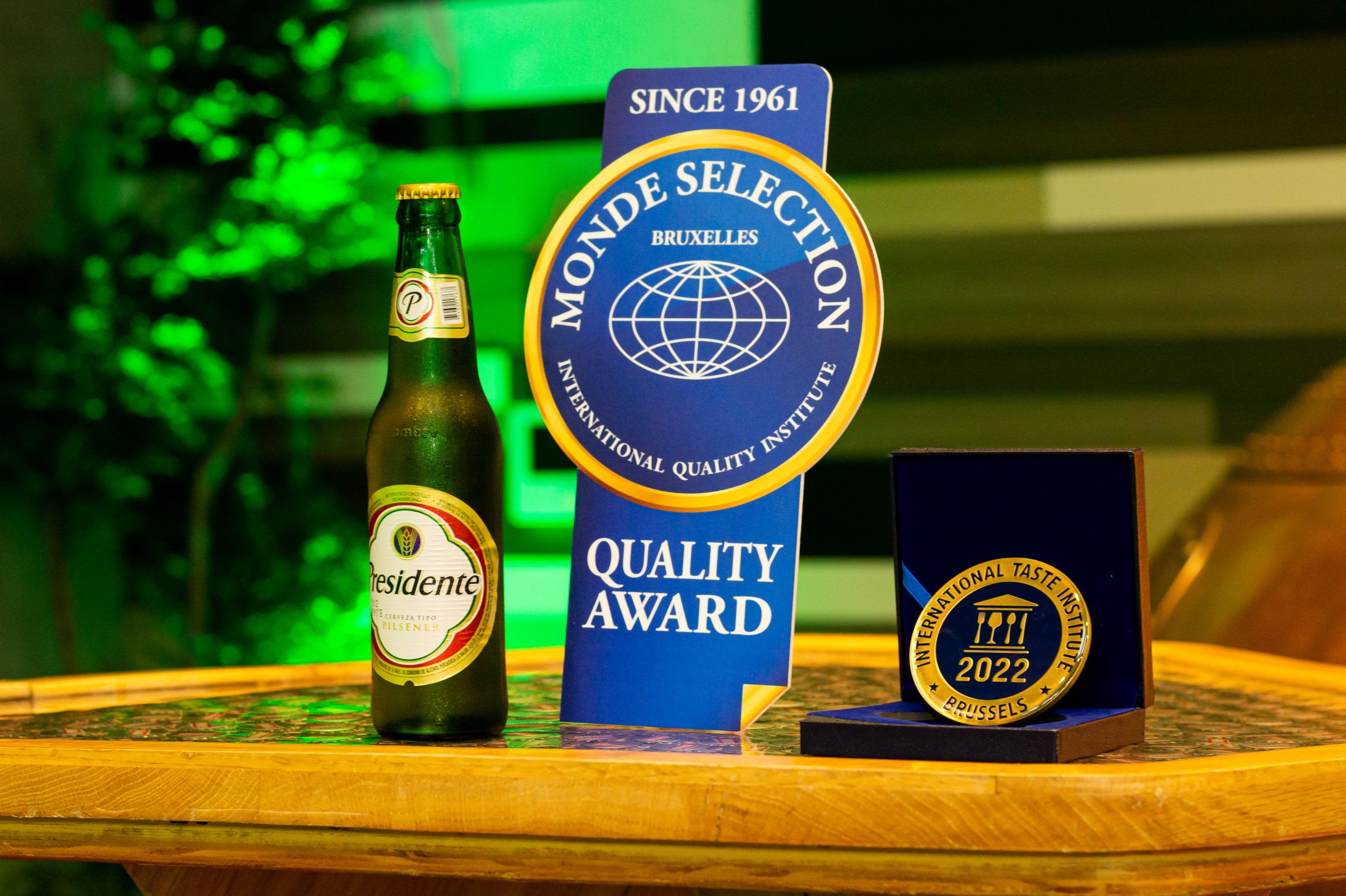 Cerveza Presidente es galardonada mundialmente por su buen sabor y calidad 1 2. Premios Cerveza Presidente
