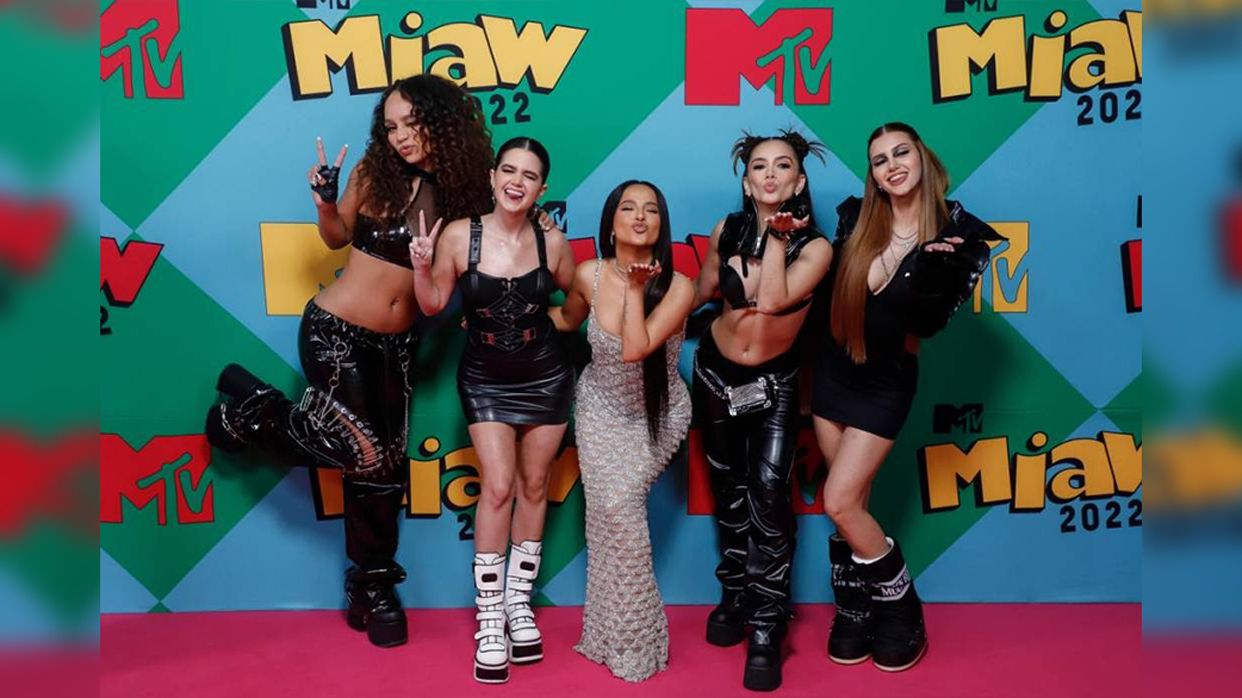 kenia os tini y becky g llenaron de poder femenino los premios mtv miaw 105495