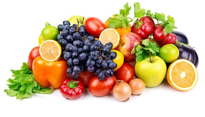 ¿Qué tanto sabes sobre la retención de líquidos? 4 7dfa8b68 mix frutas y verduras adobestock 53144147